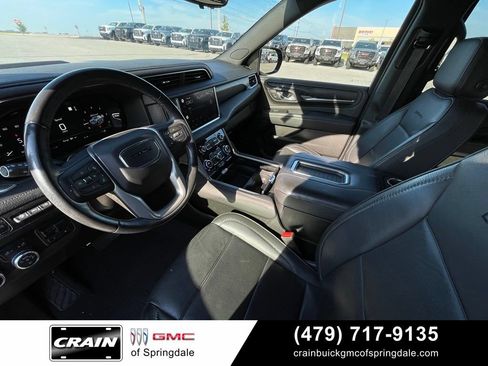 Used 2022 GMC Yukon Denali w/ Denali Premium Package AWD/4WD image 9