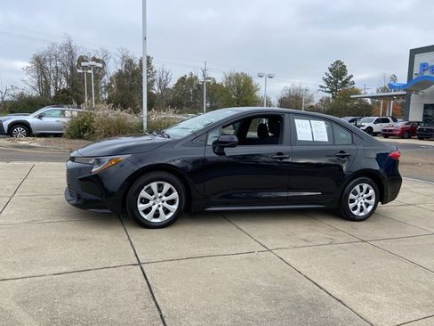 Used 2024 Toyota Corolla LE image 5