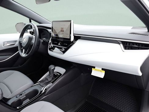 Certified 2025 Toyota Corolla SE w/ SE Premium Package FWD image 28