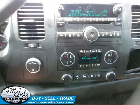 Used 2011 GMC Sierra 2500 SLE w/ SLE Preferred Package AWD/4WD image 13