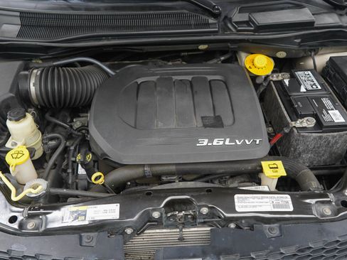 Used 2015 Dodge Grand Caravan SXT FWD image 33