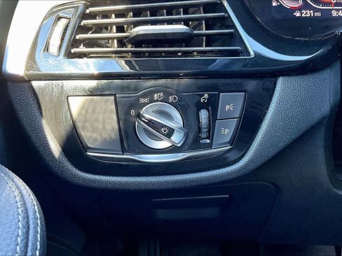 Used 2022 BMW 530i xDrive w/ Premium Package image 37