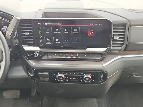 Used 2026 GMC Sierra 1500 SLT RWD image 17