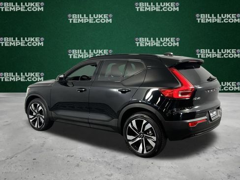Used 2025 Volvo XC40 B5 Plus image 9