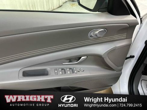 Used 2025 Hyundai Elantra Sport FWD image 10