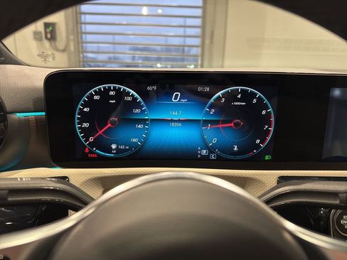 Used 2022 Mercedes-Benz A 220 4MATIC image 32