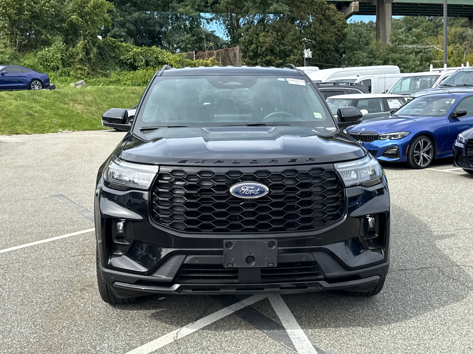 Used 2026 Ford Explorer ST-Line w/ ST-Line Street Pack AWD/4WD image 2