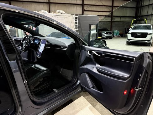 Used 2016 Tesla Model X Performance AWD/4WD image 21