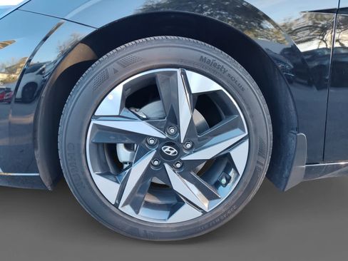 Certified 2023 Hyundai Elantra Limited image 16