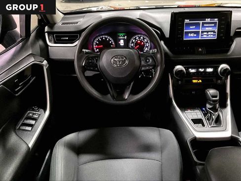 Used 2019 Toyota RAV4 LE image 5