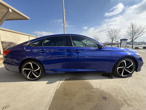 Used 2018 Honda Accord Sport image 8