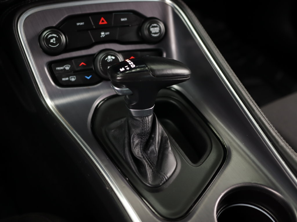 Used 2016 Dodge Challenger SXT RWD image 16