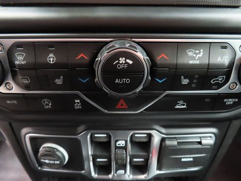 Used 2021 Jeep Wrangler Unlimited Sahara image 51