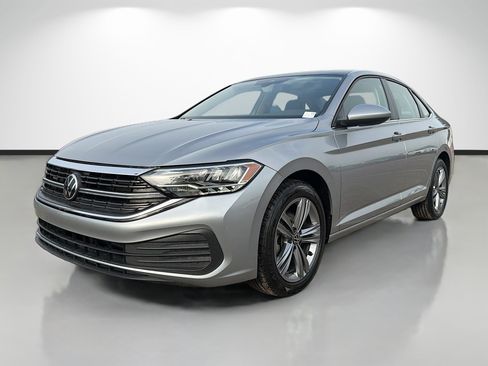 Used 2024 Volkswagen Jetta SE image 7