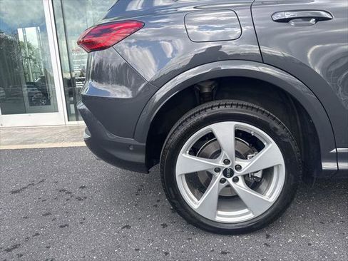Used 2025 Audi Q5 Premium Plus w/ Premium Plus AWD/4WD image 5
