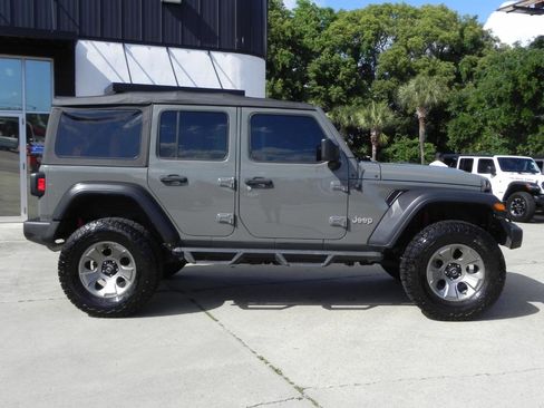 Used 2018 Jeep Wrangler Unlimited Sport S AWD/4WD image 3