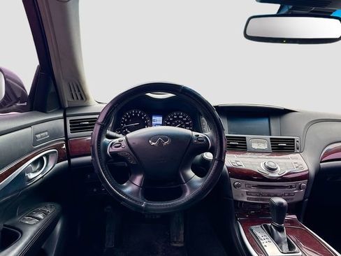 Used 2018 INFINITI Q70 L 3.7 image 24