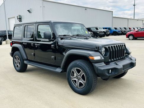 Used 2022 Jeep Wrangler Unlimited Sport AWD/4WD image 2