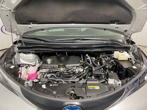 Used 2024 Toyota Sienna XLE image 25