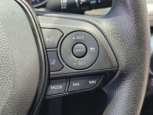 Used 2019 Toyota RAV4 XLE AWD/4WD image 25