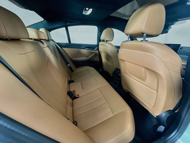 Used 2021 BMW 530i xDrive w/ Convenience Package AWD/4WD image 27