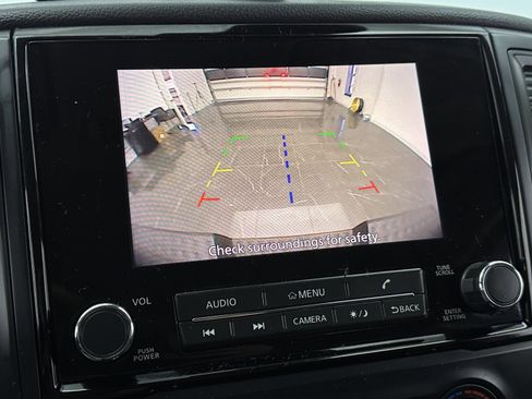 Used 2023 Nissan Titan SV image 16