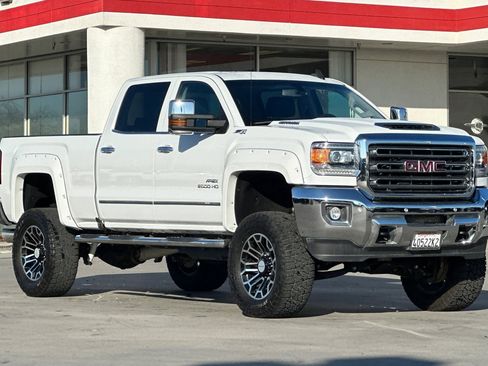 Used 2018 GMC Sierra 2500 SLT w/ Duramax Plus Package image 8