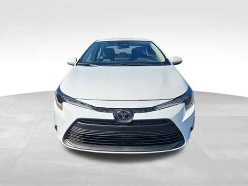 Used 2026 Toyota Corolla LE FWD image 9
