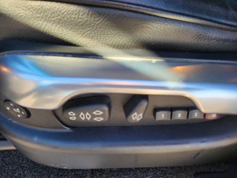 Used 2012 Land Rover Range Rover HSE image 15