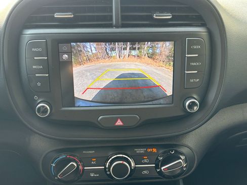 Used 2025 Kia Soul LX w/ LX Technology Package image 24