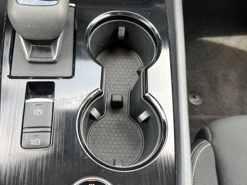 Used 2024 Nissan Rogue S AWD/4WD image 37