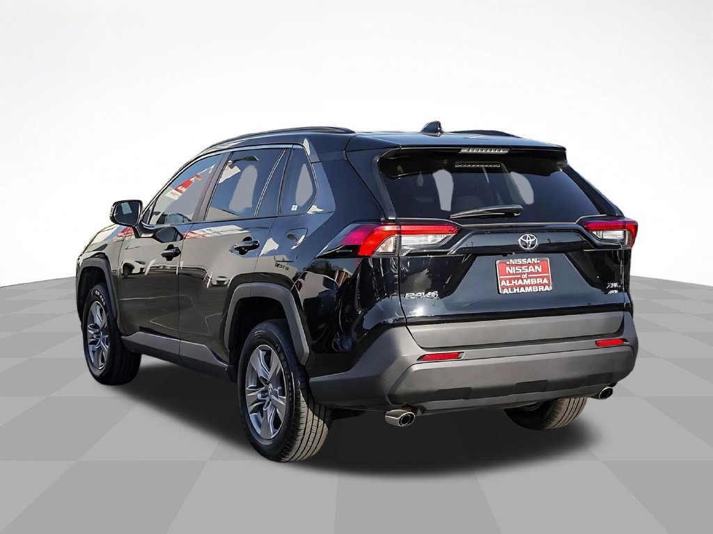 Used 2024 Toyota RAV4 XLE AWD/4WD image 9