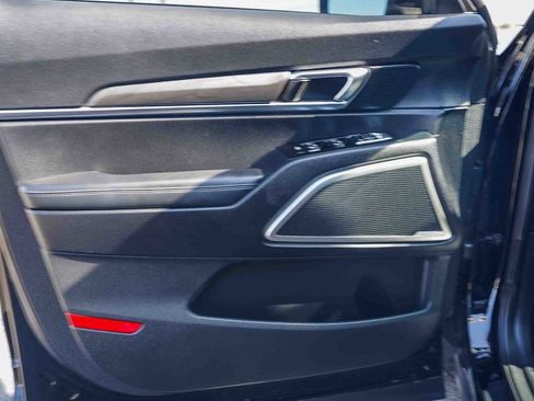 Used 2023 Kia Telluride EX X-Line image 19