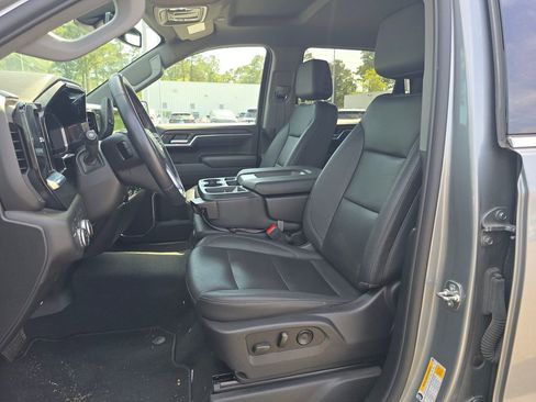 Used 2025 GMC Sierra 1500 SLT image 28