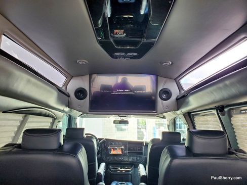 Used 2023 Chevrolet Express 2500 RWD image 31