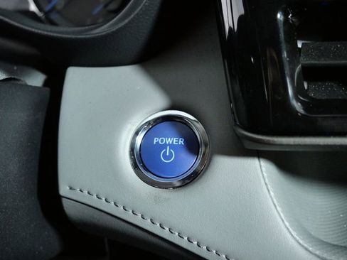 Used 2022 Toyota Highlander LE image 24