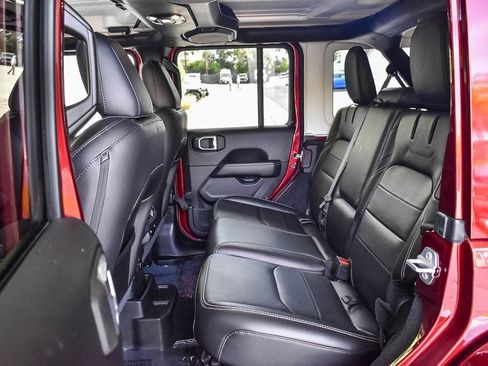 Used 2021 Jeep Wrangler Unlimited Sahara w/ Cold Weather Group image 17