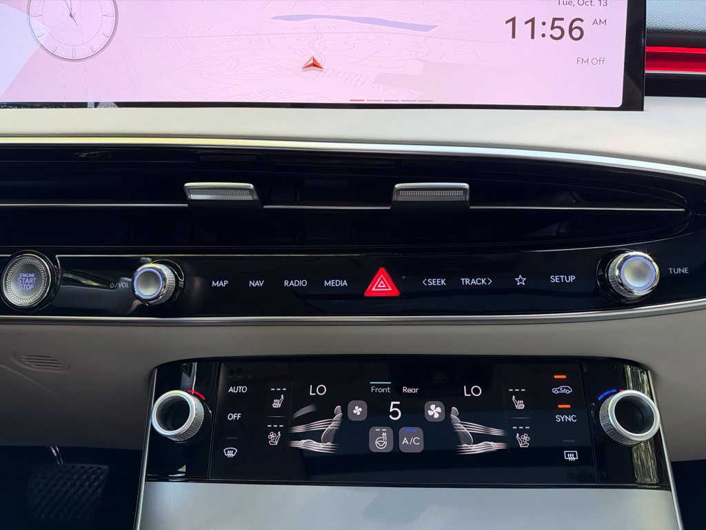 Certified 2026 Genesis GV70 2.5T Advanced AWD/4WD image 19