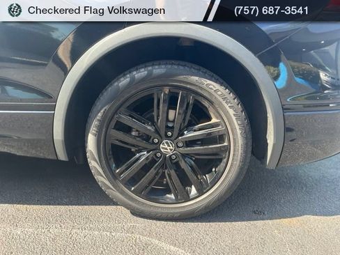 Used 2022 Volkswagen Tiguan SE R-Line FWD image 7