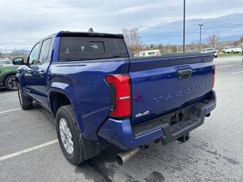 Used 2024 Toyota Tacoma SR5 AWD/4WD image 5