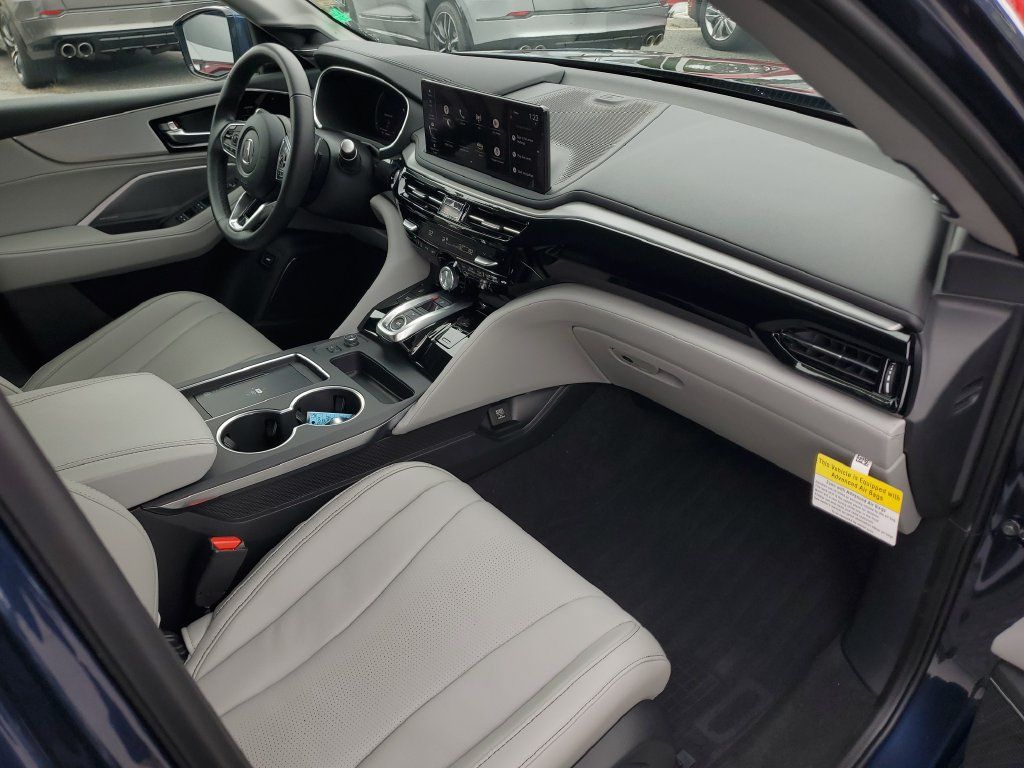 Certified 2026 Acura MDX w/ Technology Package FWD image 4