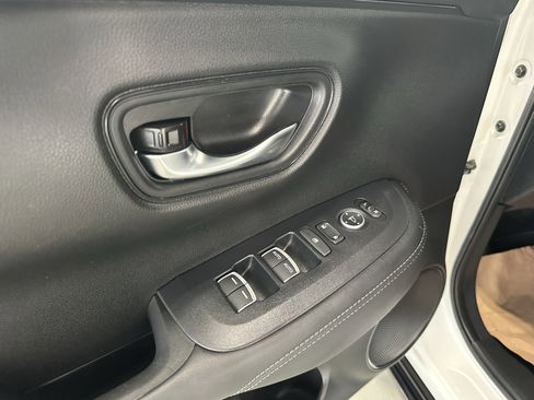 Used 2024 Honda HR-V EX-L image 16