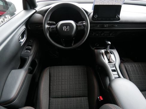 Used 2024 Honda HR-V Sport image 11