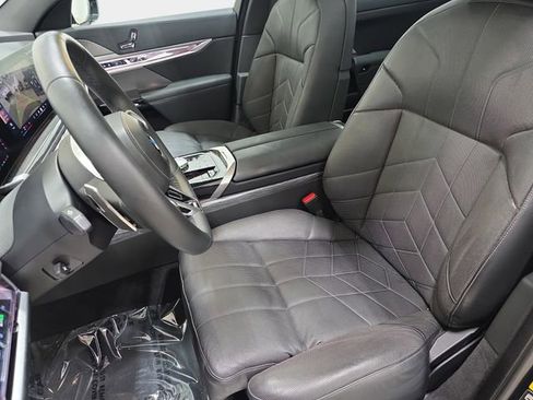 Certified 2023 BMW 760i xDrive image 12