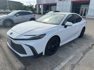 Used 2025 Toyota Camry SE w/ Convenience Package video 1