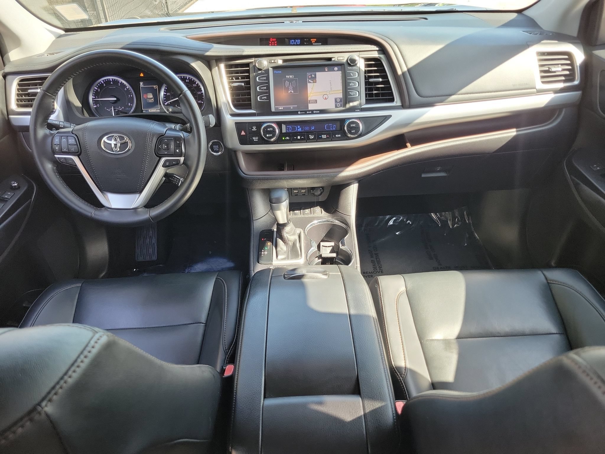 Used 2019 Toyota Highlander XLE AWD/4WD image 18