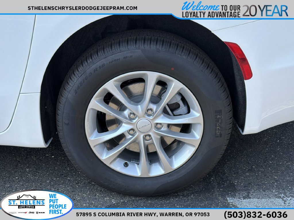 New 2027 Chrysler Pacifica Select w/ Family Tech Group AWD/4WD image 29