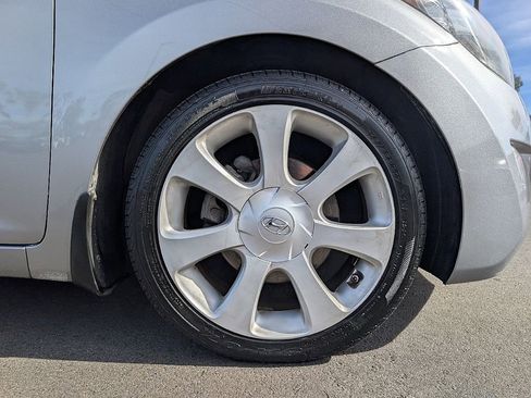 Used 2012 Hyundai Elantra Limited image 16