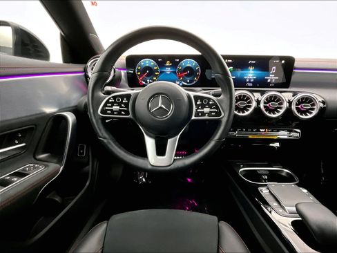 Used 2022 Mercedes-Benz CLA 250 image 4