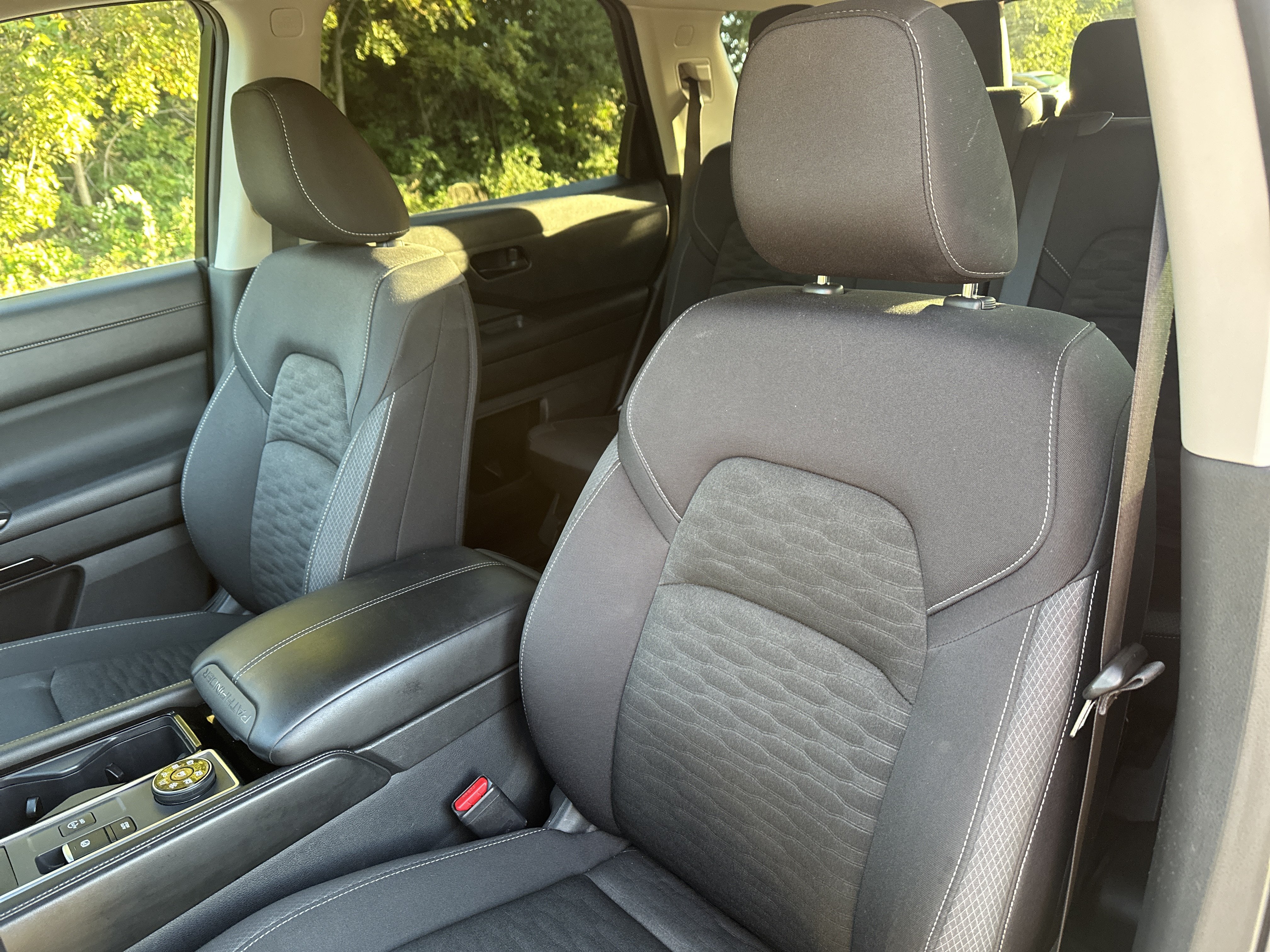 Used 2025 Nissan Pathfinder SV AWD/4WD image 10